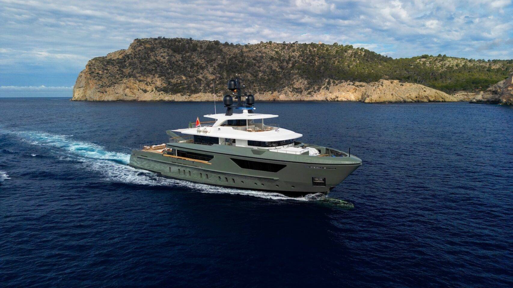 Moka Yacht For Charter | Sanlorenzo 460Exp Moka| Y.CO